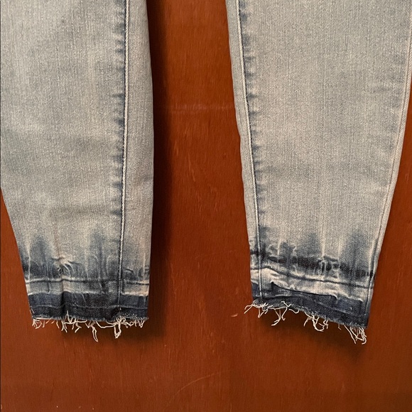 Judy Blue Light Wash Skinny Jeans - Picture 5 of 5